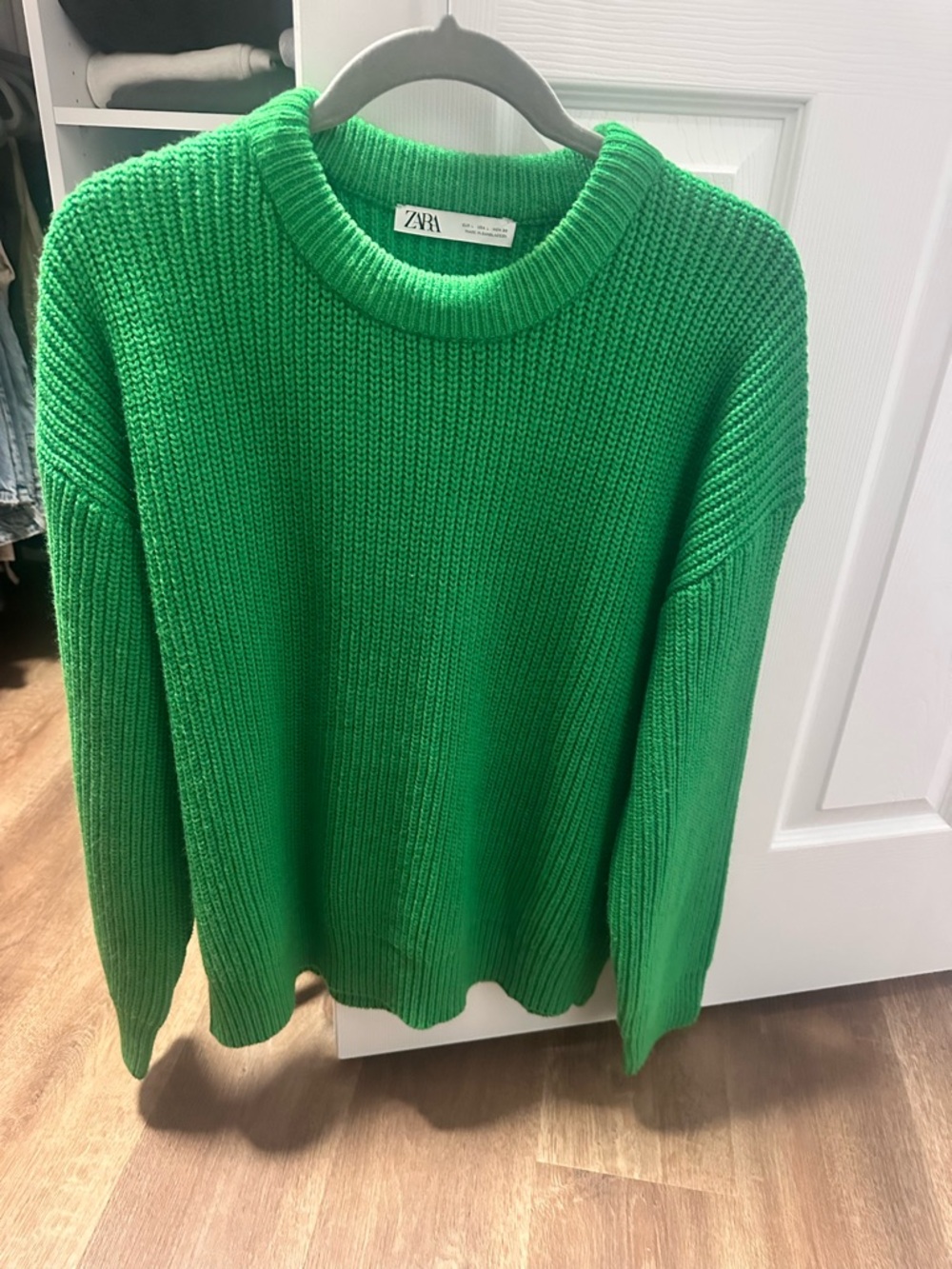 Zara Women’s Bright Green Ribbed Crewneck Sweater